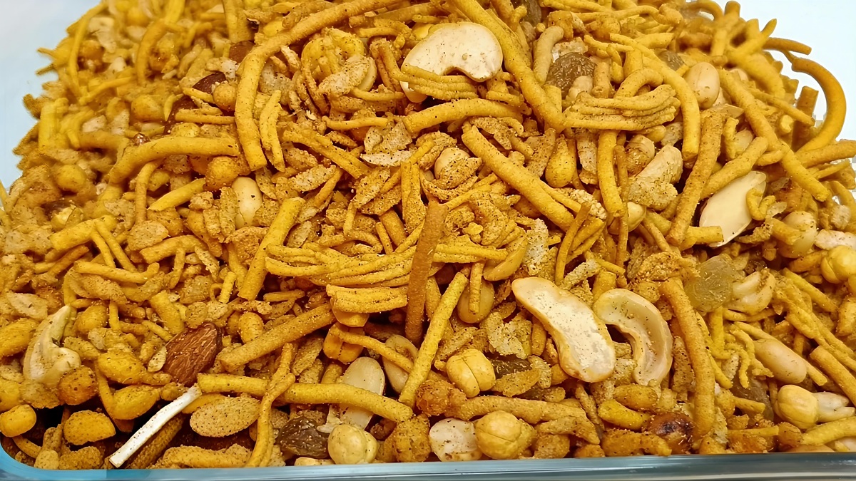 Homemade Indian Mix Namkeen