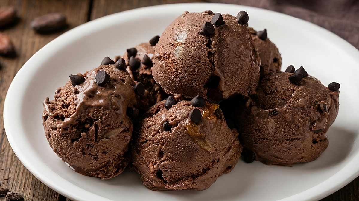Healthy Chocolate Ice Cream (Sugar-Free, Cream-Free)