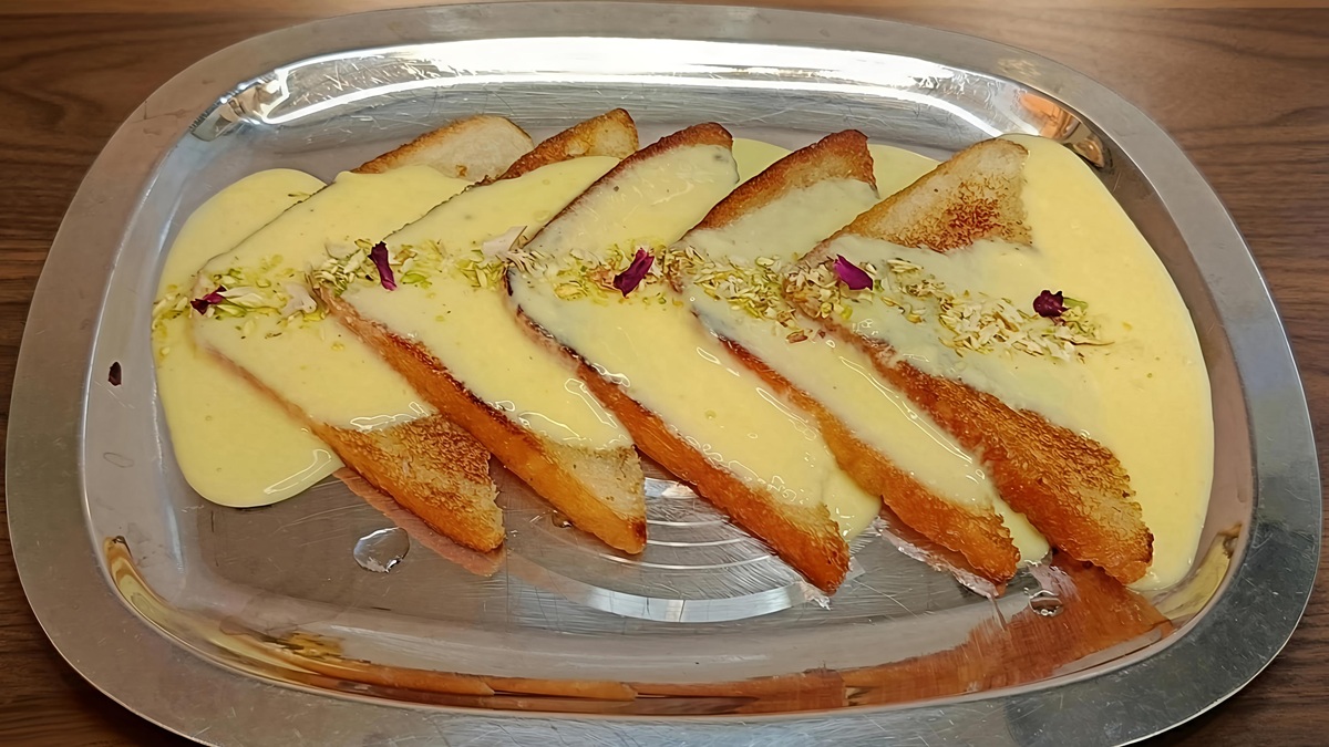 Shahi Tukda Recipe: How to Make Royal Indian Bread Pudding at Home